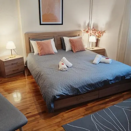 2bdr Downtown Peach Blossom Véria