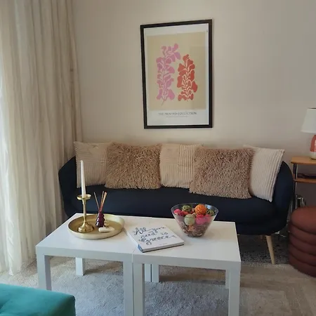 2bdr Downtown Peach Blossom